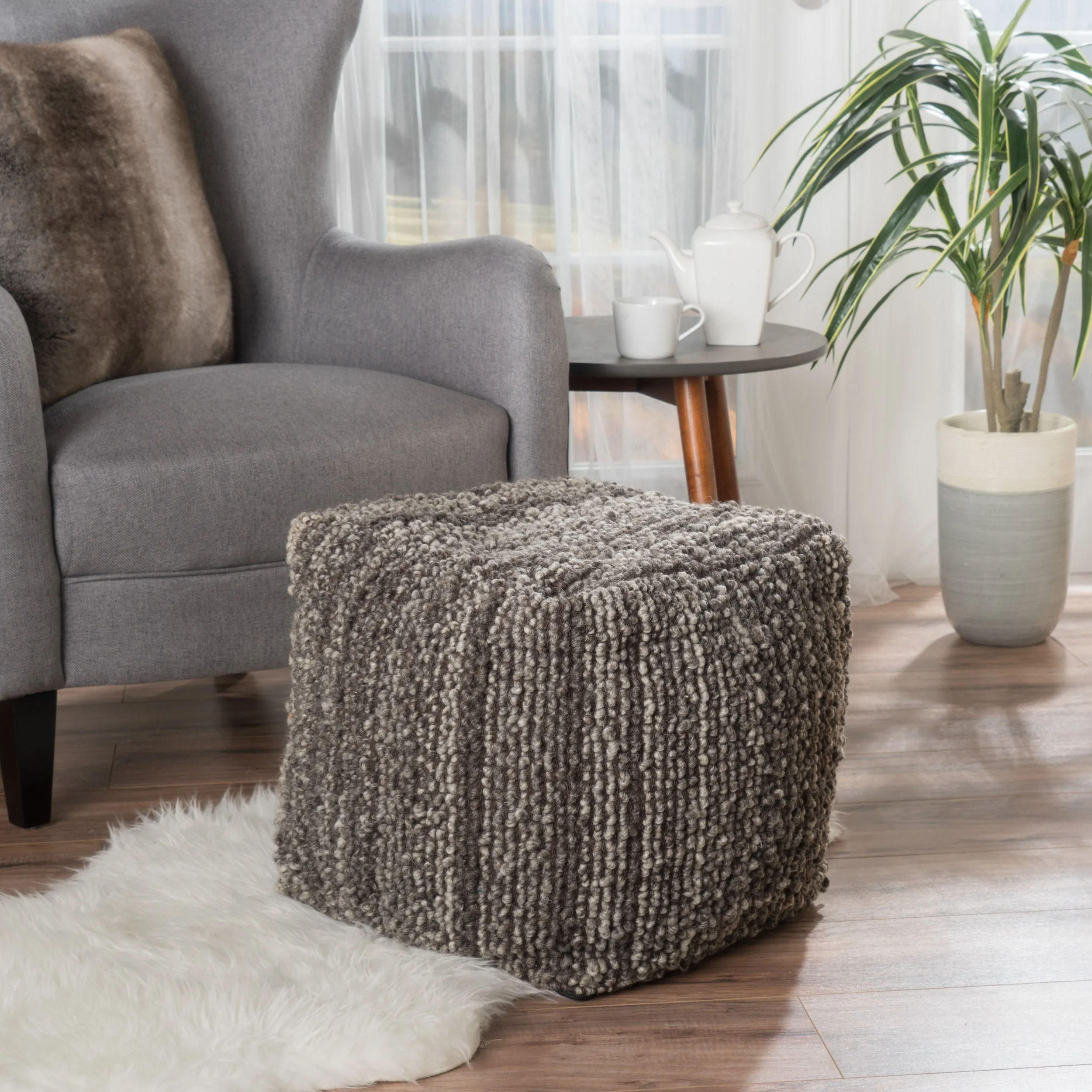Beverly Pouf