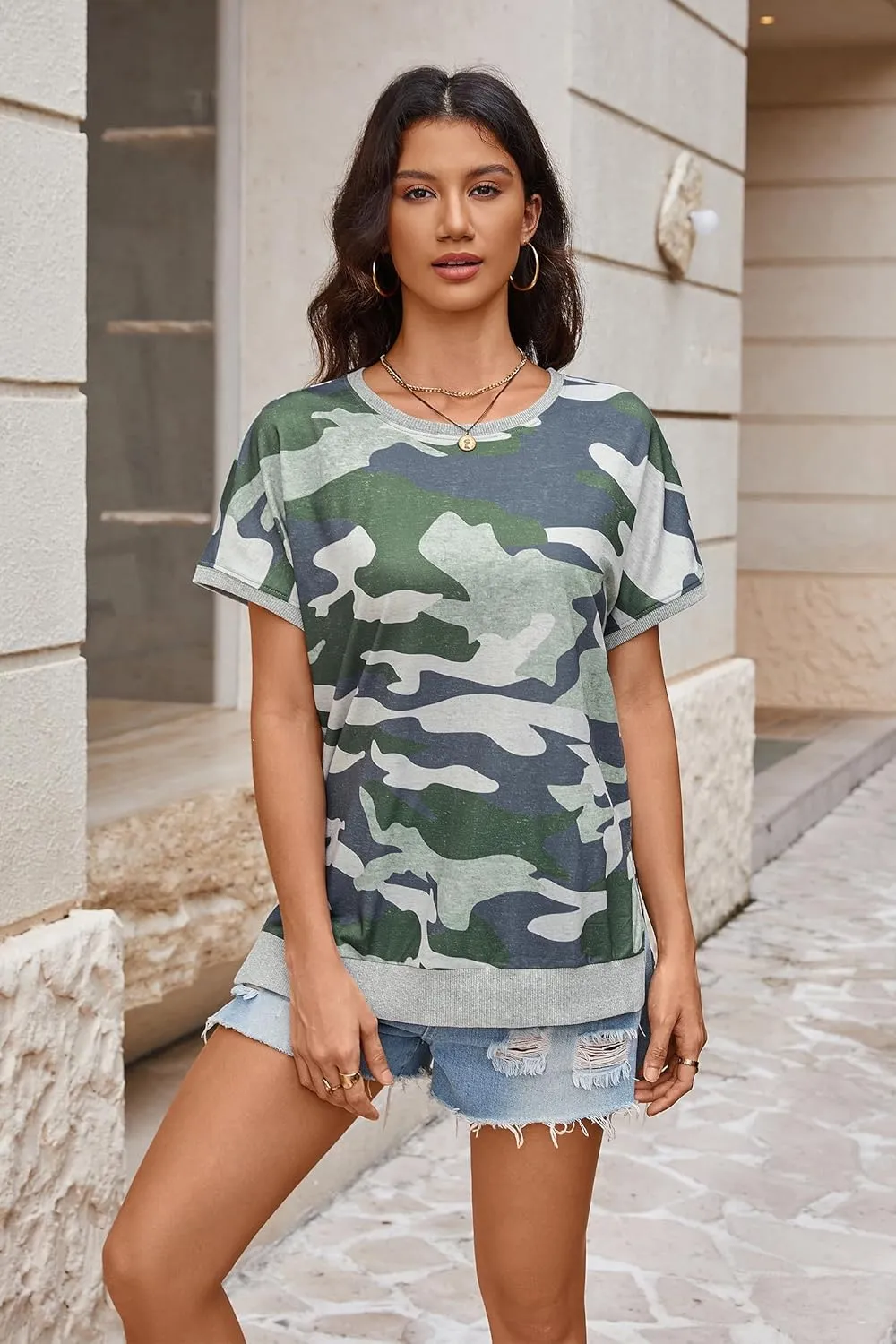 ECOWISH Women Side Split Sweatshirt: Fall Crewneck Long Sleeve Oversized Camo Shirts Casual Camouflage Print Pullover Tops